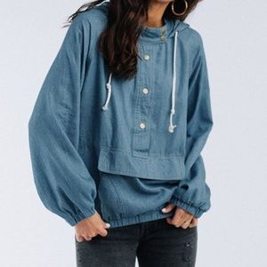 NWT Clad & Cloth Pullover